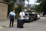 Schiphol Mijdrecht 25 juli 2022
Andre Hazes zijn zoontje Andre jr en ex Monique Westenberg arriveren op schiphol na een vakantie naar Thailand . Ze worden bij het VIP Cenrum opgehaald door Djarno en Diego Hofland die Andre naar het huis van zijn moeder Rachel in Mijdrecht brengen. Monique en Andre Jr gaan met chauffeur naar Berkel en Rodenrijs.