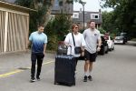 Schiphol Mijdrecht 25 juli 2022
Andre Hazes zijn zoontje Andre jr en ex Monique Westenberg arriveren op schiphol na een vakantie naar Thailand . Ze worden bij het VIP Cenrum opgehaald door Djarno en Diego Hofland die Andre naar het huis van zijn moeder Rachel in Mijdrecht brengen. Monique en Andre Jr gaan met chauffeur naar Berkel en Rodenrijs.