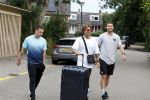 Schiphol Mijdrecht 25 juli 2022
Andre Hazes zijn zoontje Andre jr en ex Monique Westenberg arriveren op schiphol na een vakantie naar Thailand . Ze worden bij het VIP Cenrum opgehaald door Djarno en Diego Hofland die Andre naar het huis van zijn moeder Rachel in Mijdrecht brengen. Monique en Andre Jr gaan met chauffeur naar Berkel en Rodenrijs.