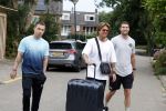 Schiphol Mijdrecht 25 juli 2022
Andre Hazes zijn zoontje Andre jr en ex Monique Westenberg arriveren op schiphol na een vakantie naar Thailand . Ze worden bij het VIP Cenrum opgehaald door Djarno en Diego Hofland die Andre naar het huis van zijn moeder Rachel in Mijdrecht brengen. Monique en Andre Jr gaan met chauffeur naar Berkel en Rodenrijs.