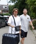 Schiphol Mijdrecht 25 juli 2022
Andre Hazes zijn zoontje Andre jr en ex Monique Westenberg arriveren op schiphol na een vakantie naar Thailand . Ze worden bij het VIP Cenrum opgehaald door Djarno en Diego Hofland die Andre naar het huis van zijn moeder Rachel in Mijdrecht brengen. Monique en Andre Jr gaan met chauffeur naar Berkel en Rodenrijs.