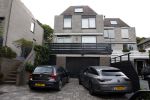 Schiphol Mijdrecht 25 juli 2022
Andre Hazes zijn zoontje Andre jr en ex Monique Westenberg arriveren op schiphol na een vakantie naar Thailand . Ze worden bij het VIP Cenrum opgehaald door Djarno en Diego Hofland die Andre naar het huis van zijn moeder Rachel in Mijdrecht brengen. Monique en Andre Jr gaan met chauffeur naar Berkel en Rodenrijs.