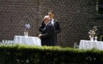 Oegstgeest 30 juli 2022
Trouwen Maxime Meiland en Leroy Molkenboer op kasteel Oud Poelgeest . Aanwezig natuurlijk Martien Meiland Erica Meiland Montana Meiland en haar partner Dirk Hoogstraten. Ook hun dochters Claire en Vive waren aanwezig. Beveiliging