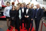 Amsterdam 25 juni 2022
Het damdiner tbv het aidsfonds wordt voor de 30e keer georganiseerd . Het vind dit jaar plaats in AFAS Live. Eva Jinek kwam met Peter v d Vorst en Bob Sikkes. Miljuschka Witzenhausen Robert ten Brink en Robert ten Brink
