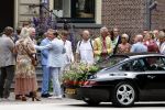 Oegstgeest 30 juli 2022
Trouwen Maxime Meiland en Leroy Molkenboer op kasteel Oud Poelgeest . Aanwezig natuurlijk Martien Meiland Erica Meiland Montana Meiland en haar partner Dirk Hoogstraten. Ook hun dochters Claire en Vive waren aanwezig.