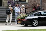 Oegstgeest 30 juli 2022
Trouwen Maxime Meiland en Leroy Molkenboer op kasteel Oud Poelgeest . Aanwezig natuurlijk Martien Meiland Erica Meiland Montana Meiland en haar partner Dirk Hoogstraten. Ook hun dochters Claire en Vive waren aanwezig.