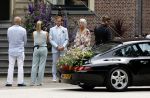 Oegstgeest 30 juli 2022
Trouwen Maxime Meiland en Leroy Molkenboer op kasteel Oud Poelgeest . Aanwezig natuurlijk Martien Meiland Erica Meiland Montana Meiland en haar partner Dirk Hoogstraten. Ook hun dochters Claire en Vive waren aanwezig.