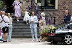 Oegstgeest 30 juli 2022
Trouwen Maxime Meiland en Leroy Molkenboer op kasteel Oud Poelgeest . Aanwezig natuurlijk Martien Meiland Erica Meiland Montana Meiland en haar partner Dirk Hoogstraten. Ook hun dochters Claire en Vive waren aanwezig.