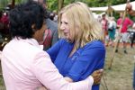 Diepenheim 31 juli 2022
Wibi Soerjadi krijgt na een tuinconcert in de tuin van zij n huis een koninklijke onderscheiding . Zijn nieuwe vriendin Myrthe is aanwezig . Loretta Schrijver