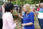 Diepenheim 31 juli 2022
Wibi Soerjadi krijgt na een tuinconcert in de tuin van zij n huis een koninklijke onderscheiding . Zijn nieuwe vriendin Myrthe is aanwezig . Loretta Schrijver