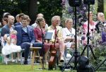Oegstgeest 30 juli 2022
Trouwen Maxime Meiland en Leroy Molkenboer op kasteel Oud Poelgeest . Aanwezig natuurlijk Martien Meiland Erica Meiland Montana Meiland en haar partner Dirk Hoogstraten. Ook hun dochters Claire en Vive waren aanwezig.