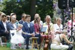 Oegstgeest 30 juli 2022
Trouwen Maxime Meiland en Leroy Molkenboer op kasteel Oud Poelgeest . Aanwezig natuurlijk Martien Meiland Erica Meiland Montana Meiland en haar partner Dirk Hoogstraten. Ook hun dochters Claire en Vive waren aanwezig.