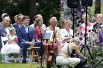 Oegstgeest 30 juli 2022
Trouwen Maxime Meiland en Leroy Molkenboer op kasteel Oud Poelgeest . Aanwezig natuurlijk Martien Meiland Erica Meiland Montana Meiland en haar partner Dirk Hoogstraten. Ook hun dochters Claire en Vive waren aanwezig.