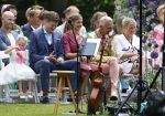 Oegstgeest 30 juli 2022
Trouwen Maxime Meiland en Leroy Molkenboer op kasteel Oud Poelgeest . Aanwezig natuurlijk Martien Meiland Erica Meiland Montana Meiland en haar partner Dirk Hoogstraten. Ook hun dochters Claire en Vive waren aanwezig.