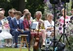 Oegstgeest 30 juli 2022
Trouwen Maxime Meiland en Leroy Molkenboer op kasteel Oud Poelgeest . Aanwezig natuurlijk Martien Meiland Erica Meiland Montana Meiland en haar partner Dirk Hoogstraten. Ook hun dochters Claire en Vive waren aanwezig.
