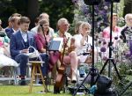 Oegstgeest 30 juli 2022
Trouwen Maxime Meiland en Leroy Molkenboer op kasteel Oud Poelgeest . Aanwezig natuurlijk Martien Meiland Erica Meiland Montana Meiland en haar partner Dirk Hoogstraten. Ook hun dochters Claire en Vive waren aanwezig.