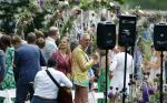 Oegstgeest 30 juli 2022
Trouwen Maxime Meiland en Leroy Molkenboer op kasteel Oud Poelgeest . Aanwezig natuurlijk Martien Meiland Erica Meiland Montana Meiland en haar partner Dirk Hoogstraten. Ook hun dochters Claire en Vive waren aanwezig.