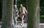 Oegstgeest 30 juli 2022
Trouwen Maxime Meiland en Leroy Molkenboer op kasteel Oud Poelgeest . Aanwezig natuurlijk Martien Meiland Erica Meiland Montana Meiland en haar partner Dirk Hoogstraten. Ook hun dochters Claire en Vive waren aanwezig.
