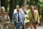 Oegstgeest 30 juli 2022
Trouwen Maxime Meiland en Leroy Molkenboer op kasteel Oud Poelgeest . Aanwezig natuurlijk Martien Meiland Erica Meiland Montana Meiland en haar partner Dirk Hoogstraten. Ook hun dochters Claire en Vive waren aanwezig.