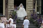 Oegstgeest 30 juli 2022
Trouwen Maxime Meiland en Leroy Molkenboer op kasteel Oud Poelgeest . Aanwezig natuurlijk Martien Meiland Erica Meiland Montana Meiland en haar partner Dirk Hoogstraten. Ook hun dochters Claire en Vive waren aanwezig.