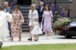 Oegstgeest 30 juli 2022
Trouwen Maxime Meiland en Leroy Molkenboer op kasteel Oud Poelgeest . Aanwezig natuurlijk Martien Meiland Erica Meiland Montana Meiland en haar partner Dirk Hoogstraten. Ook hun dochters Claire en Vive waren aanwezig.