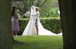 Oegstgeest 30 juli 2022
Trouwen Maxime Meiland en Leroy Molkenboer op kasteel Oud Poelgeest . Aanwezig natuurlijk Martien Meiland Erica Meiland Montana Meiland en haar partner Dirk Hoogstraten. Ook hun dochters Claire en Vive waren aanwezig.