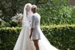 Oegstgeest 30 juli 2022
Trouwen Maxime Meiland en Leroy Molkenboer op kasteel Oud Poelgeest . Aanwezig natuurlijk Martien Meiland Erica Meiland Montana Meiland en haar partner Dirk Hoogstraten. Ook hun dochters Claire en Vive waren aanwezig.