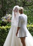Oegstgeest 30 juli 2022
Trouwen Maxime Meiland en Leroy Molkenboer op kasteel Oud Poelgeest . Aanwezig natuurlijk Martien Meiland Erica Meiland Montana Meiland en haar partner Dirk Hoogstraten. Ook hun dochters Claire en Vive waren aanwezig.