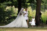 Oegstgeest 30 juli 2022
Trouwen Maxime Meiland en Leroy Molkenboer op kasteel Oud Poelgeest . Aanwezig natuurlijk Martien Meiland Erica Meiland Montana Meiland en haar partner Dirk Hoogstraten. Ook hun dochters Claire en Vive waren aanwezig.