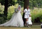 Oegstgeest 30 juli 2022
Trouwen Maxime Meiland en Leroy Molkenboer op kasteel Oud Poelgeest . Aanwezig natuurlijk Martien Meiland Erica Meiland Montana Meiland en haar partner Dirk Hoogstraten. Ook hun dochters Claire en Vive waren aanwezig.