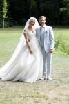Oegstgeest 30 juli 2022
Trouwen Maxime Meiland en Leroy Molkenboer op kasteel Oud Poelgeest . Aanwezig natuurlijk Martien Meiland Erica Meiland Montana Meiland en haar partner Dirk Hoogstraten. Ook hun dochters Claire en Vive waren aanwezig.