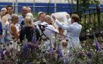 Oegstgeest 30 juli 2022
Trouwen Maxime Meiland en Leroy Molkenboer op kasteel Oud Poelgeest . Aanwezig natuurlijk Martien Meiland Erica Meiland Montana Meiland en haar partner Dirk Hoogstraten. Ook hun dochters Claire en Vive waren aanwezig.