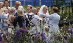 Oegstgeest 30 juli 2022
Trouwen Maxime Meiland en Leroy Molkenboer op kasteel Oud Poelgeest . Aanwezig natuurlijk Martien Meiland Erica Meiland Montana Meiland en haar partner Dirk Hoogstraten. Ook hun dochters Claire en Vive waren aanwezig.