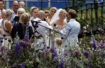 Oegstgeest 30 juli 2022
Trouwen Maxime Meiland en Leroy Molkenboer op kasteel Oud Poelgeest . Aanwezig natuurlijk Martien Meiland Erica Meiland Montana Meiland en haar partner Dirk Hoogstraten. Ook hun dochters Claire en Vive waren aanwezig.