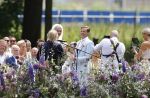 Oegstgeest 30 juli 2022
Trouwen Maxime Meiland en Leroy Molkenboer op kasteel Oud Poelgeest . Aanwezig natuurlijk Martien Meiland Erica Meiland Montana Meiland en haar partner Dirk Hoogstraten. Ook hun dochters Claire en Vive waren aanwezig.