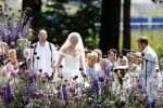 Oegstgeest 30 juli 2022
Trouwen Maxime Meiland en Leroy Molkenboer op kasteel Oud Poelgeest . Aanwezig natuurlijk Martien Meiland Erica Meiland Montana Meiland en haar partner Dirk Hoogstraten. Ook hun dochters Claire en Vive waren aanwezig.