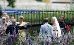Oegstgeest 30 juli 2022
Trouwen Maxime Meiland en Leroy Molkenboer op kasteel Oud Poelgeest . Aanwezig natuurlijk Martien Meiland Erica Meiland Montana Meiland en haar partner Dirk Hoogstraten. Ook hun dochters Claire en Vive waren aanwezig.