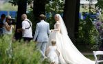 Oegstgeest 30 juli 2022
Trouwen Maxime Meiland en Leroy Molkenboer op kasteel Oud Poelgeest . Aanwezig natuurlijk Martien Meiland Erica Meiland Montana Meiland en haar partner Dirk Hoogstraten. Ook hun dochters Claire en Vive waren aanwezig.
