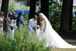 Oegstgeest 30 juli 2022
Trouwen Maxime Meiland en Leroy Molkenboer op kasteel Oud Poelgeest . Aanwezig natuurlijk Martien Meiland Erica Meiland Montana Meiland en haar partner Dirk Hoogstraten. Ook hun dochters Claire en Vive waren aanwezig.