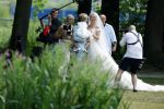 Oegstgeest 30 juli 2022
Trouwen Maxime Meiland en Leroy Molkenboer op kasteel Oud Poelgeest . Aanwezig natuurlijk Martien Meiland Erica Meiland Montana Meiland en haar partner Dirk Hoogstraten. Ook hun dochters Claire en Vive waren aanwezig.