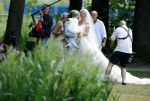 Oegstgeest 30 juli 2022
Trouwen Maxime Meiland en Leroy Molkenboer op kasteel Oud Poelgeest . Aanwezig natuurlijk Martien Meiland Erica Meiland Montana Meiland en haar partner Dirk Hoogstraten. Ook hun dochters Claire en Vive waren aanwezig.