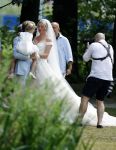 Oegstgeest 30 juli 2022
Trouwen Maxime Meiland en Leroy Molkenboer op kasteel Oud Poelgeest . Aanwezig natuurlijk Martien Meiland Erica Meiland Montana Meiland en haar partner Dirk Hoogstraten. Ook hun dochters Claire en Vive waren aanwezig.