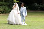 Oegstgeest 30 juli 2022
Trouwen Maxime Meiland en Leroy Molkenboer op kasteel Oud Poelgeest . Aanwezig natuurlijk Martien Meiland Erica Meiland Montana Meiland en haar partner Dirk Hoogstraten. Ook hun dochters Claire en Vive waren aanwezig.