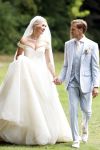 Oegstgeest 30 juli 2022
Trouwen Maxime Meiland en Leroy Molkenboer op kasteel Oud Poelgeest . Aanwezig natuurlijk Martien Meiland Erica Meiland Montana Meiland en haar partner Dirk Hoogstraten. Ook hun dochters Claire en Vive waren aanwezig.