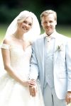 Oegstgeest 30 juli 2022
Trouwen Maxime Meiland en Leroy Molkenboer op kasteel Oud Poelgeest . Aanwezig natuurlijk Martien Meiland Erica Meiland Montana Meiland en haar partner Dirk Hoogstraten. Ook hun dochters Claire en Vive waren aanwezig.