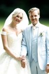 Oegstgeest 30 juli 2022
Trouwen Maxime Meiland en Leroy Molkenboer op kasteel Oud Poelgeest . Aanwezig natuurlijk Martien Meiland Erica Meiland Montana Meiland en haar partner Dirk Hoogstraten. Ook hun dochters Claire en Vive waren aanwezig.