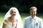 Oegstgeest 30 juli 2022
Trouwen Maxime Meiland en Leroy Molkenboer op kasteel Oud Poelgeest . Aanwezig natuurlijk Martien Meiland Erica Meiland Montana Meiland en haar partner Dirk Hoogstraten. Ook hun dochters Claire en Vive waren aanwezig.