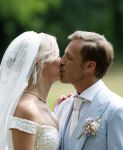 Oegstgeest 30 juli 2022
Trouwen Maxime Meiland en Leroy Molkenboer op kasteel Oud Poelgeest . Aanwezig natuurlijk Martien Meiland Erica Meiland Montana Meiland en haar partner Dirk Hoogstraten. Ook hun dochters Claire en Vive waren aanwezig.