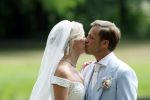 Oegstgeest 30 juli 2022
Trouwen Maxime Meiland en Leroy Molkenboer op kasteel Oud Poelgeest . Aanwezig natuurlijk Martien Meiland Erica Meiland Montana Meiland en haar partner Dirk Hoogstraten. Ook hun dochters Claire en Vive waren aanwezig.