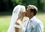 Oegstgeest 30 juli 2022
Trouwen Maxime Meiland en Leroy Molkenboer op kasteel Oud Poelgeest . Aanwezig natuurlijk Martien Meiland Erica Meiland Montana Meiland en haar partner Dirk Hoogstraten. Ook hun dochters Claire en Vive waren aanwezig.